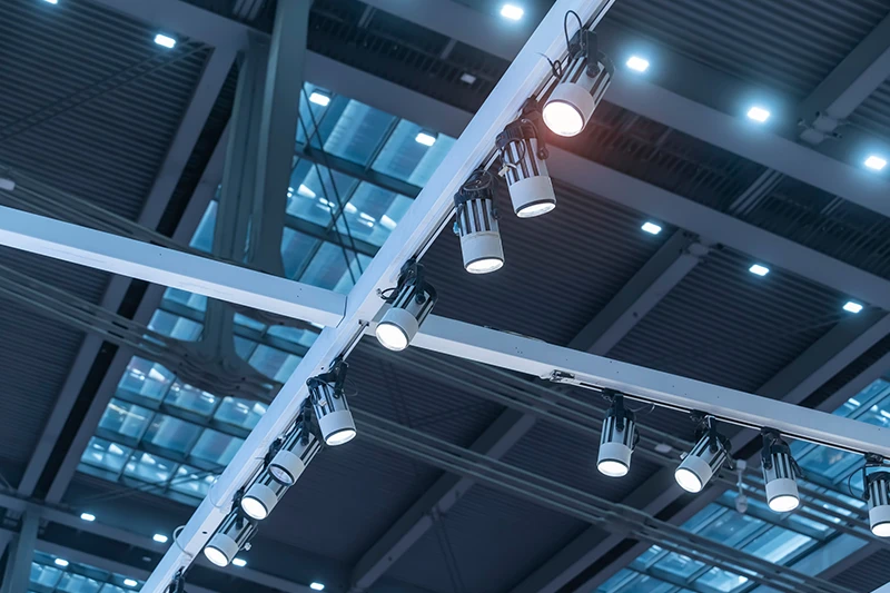 241925548_m_Commercial_Lighting